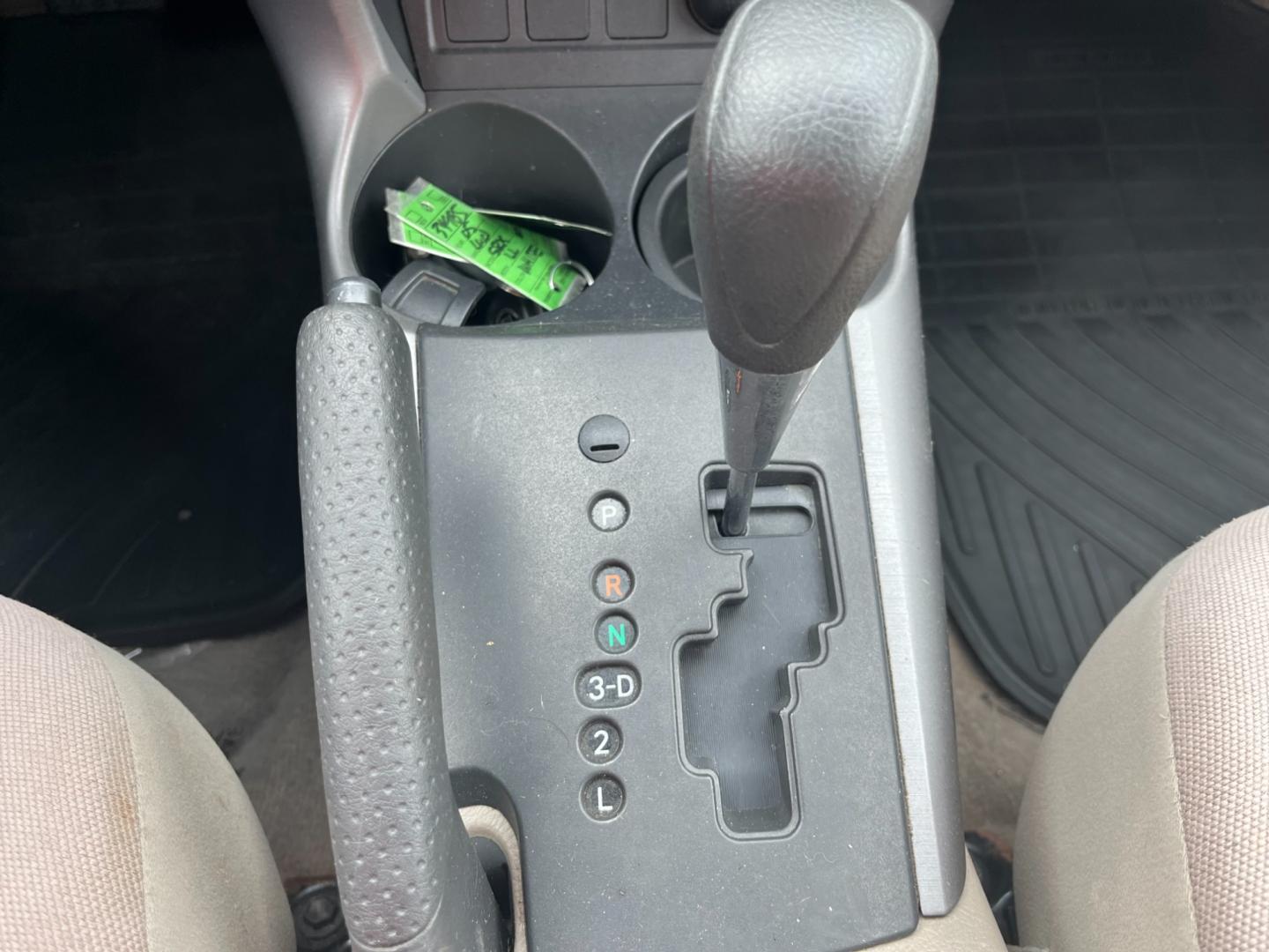2008 green /TAN Toyota RAV4 Base I4 4WD (JTMBD33V685) with an 2.4L L4 DOHC 16V engine, 4-Speed Automatic transmission, located at 14700 Tomball Parkway 249, Houston, TX, 77086, (281) 444-2200, 29.928619, -95.504074 - Photo#14
